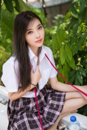 脱美女内衣视频网站_HD在线播放