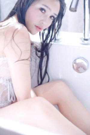 漂亮人妻被黑人久久精品噜噜噜激激_1080P在线视频观看