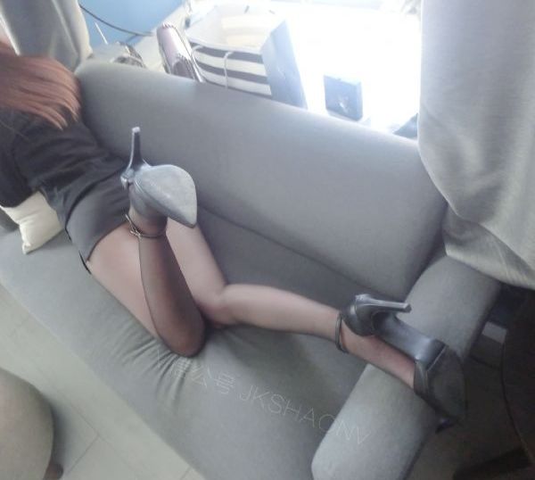 思慕网踩踏社区S女王社区_HD超清在线观看